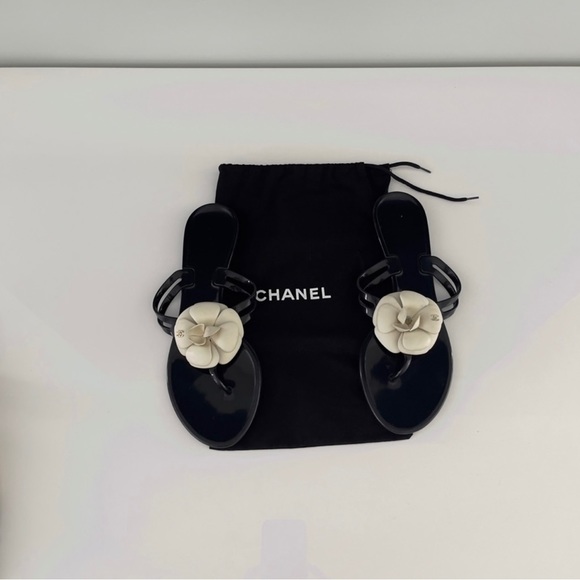 Camellia jelly thong sandals - Picture 4 of 8